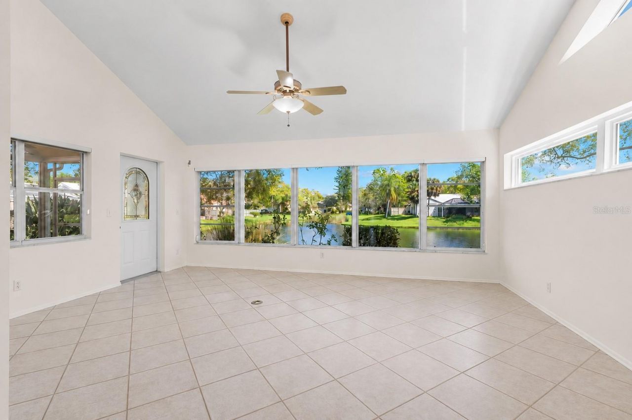 523 Padua Circle Ne, Saint Petersburg, FL 33703 Photo