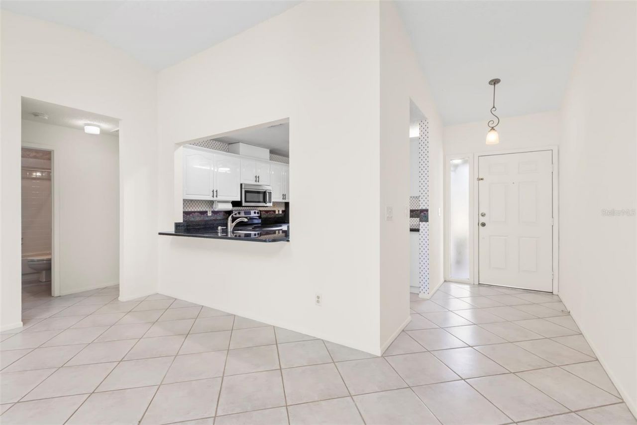 523 Padua Circle Ne, Saint Petersburg, FL 33703 Photo