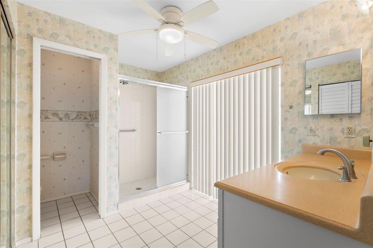 523 Padua Circle Ne, Saint Petersburg, FL 33703 Photo