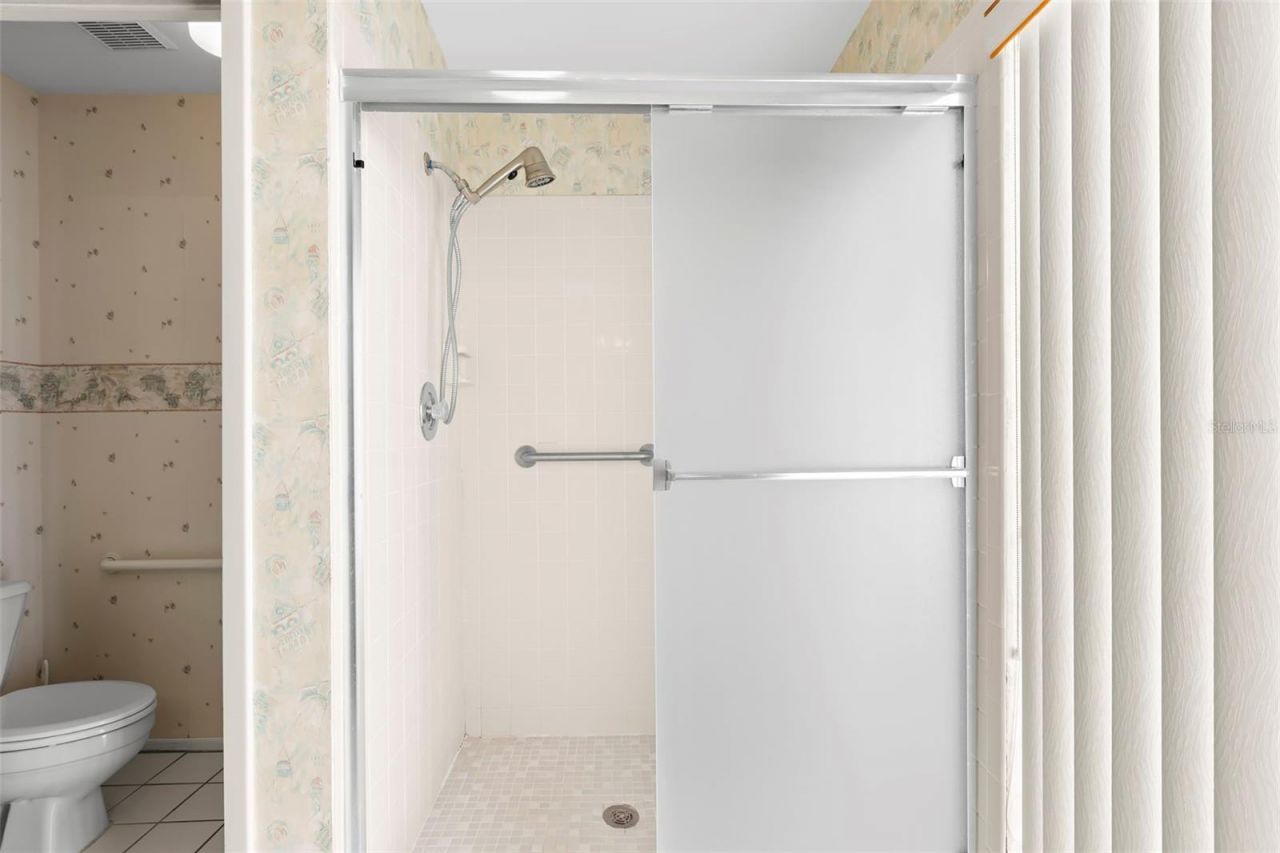 523 Padua Circle Ne, Saint Petersburg, FL 33703 Photo