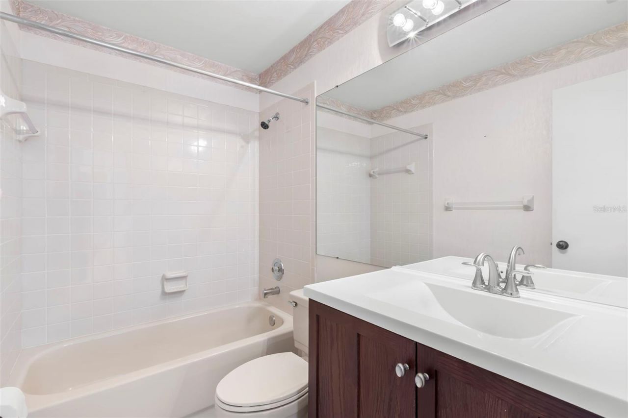 523 Padua Circle Ne, Saint Petersburg, FL 33703 Photo