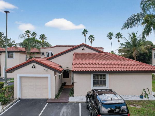 8841 W Sunrise Blvd, Plantation, FL 33322