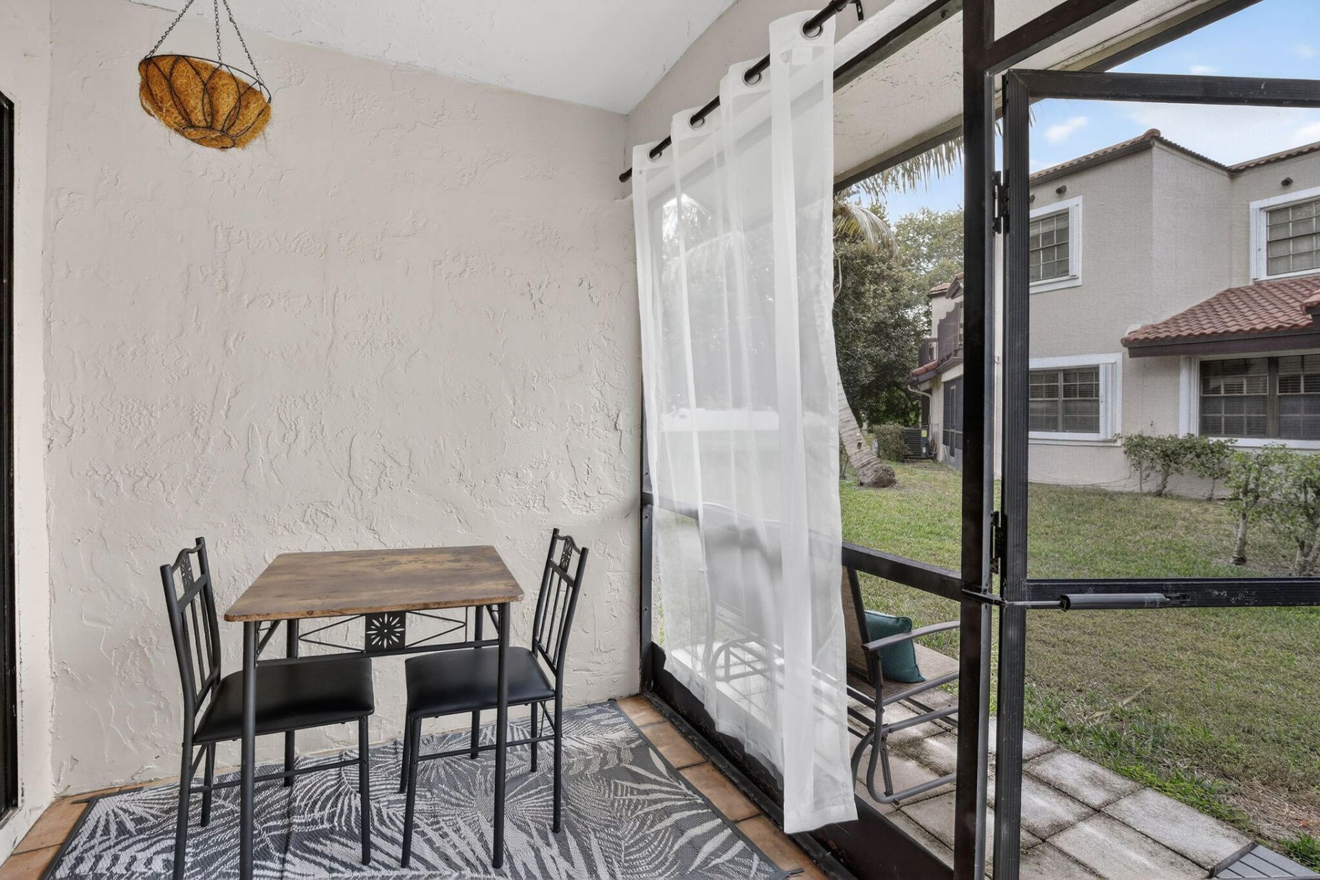 8841 W Sunrise Boulevard, Plantation, FL 33322 Photo