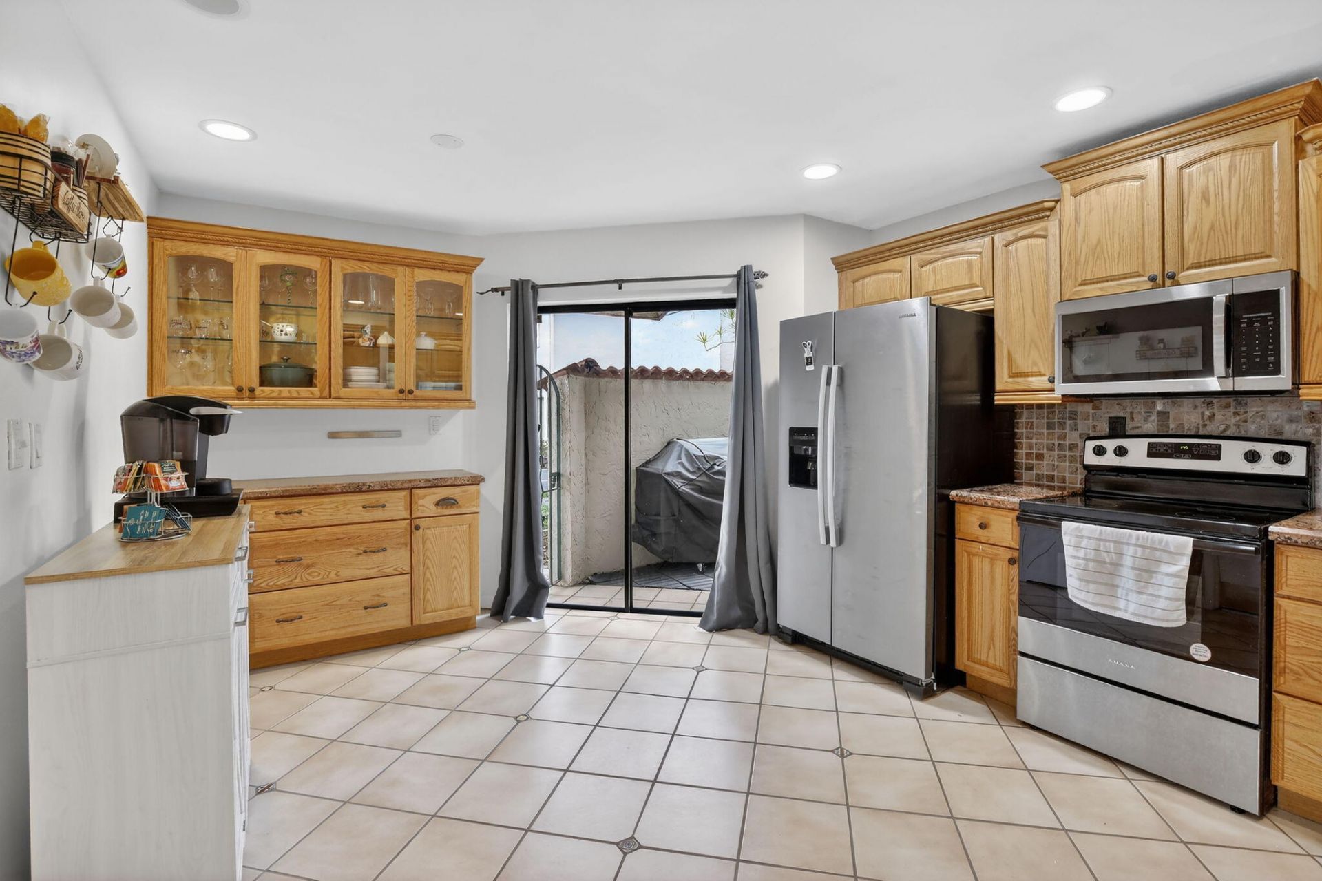 8841 W Sunrise Boulevard, Plantation, FL 33322 Photo