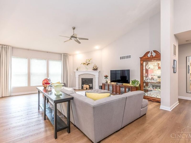 9302 W Meadow Drive, West Chester, OH 45069 Photo 11