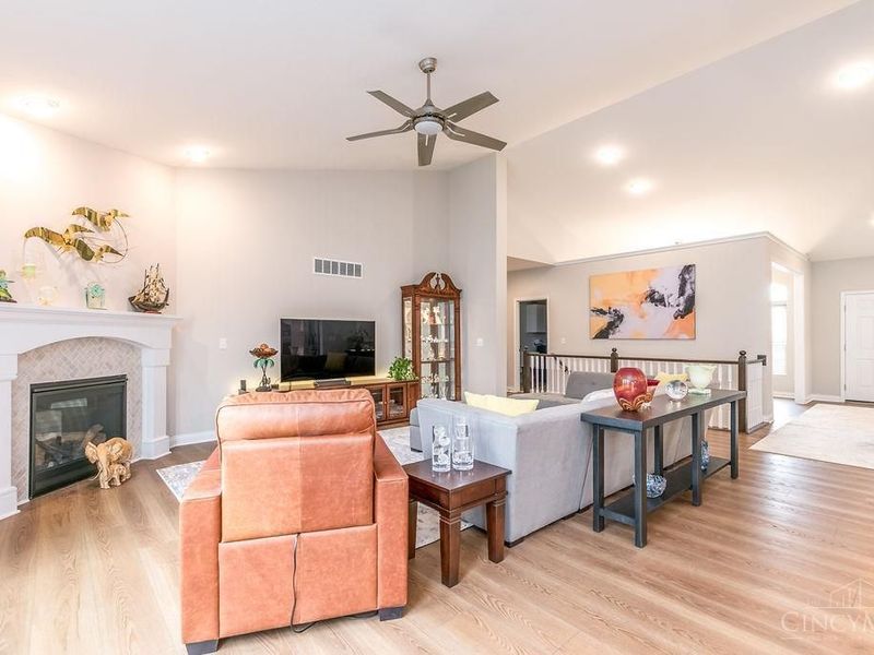 9302 W Meadow Drive, West Chester, OH 45069 Photo 6