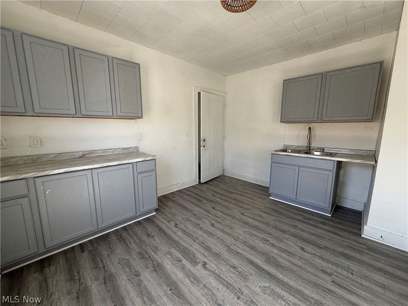 1068 E 68th Street, Cleveland, OH 44103 Photo 14