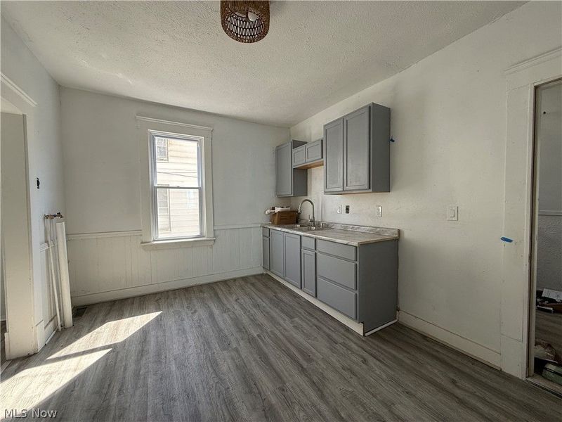 1068 E 68th Street, Cleveland, OH 44103 Photo 21