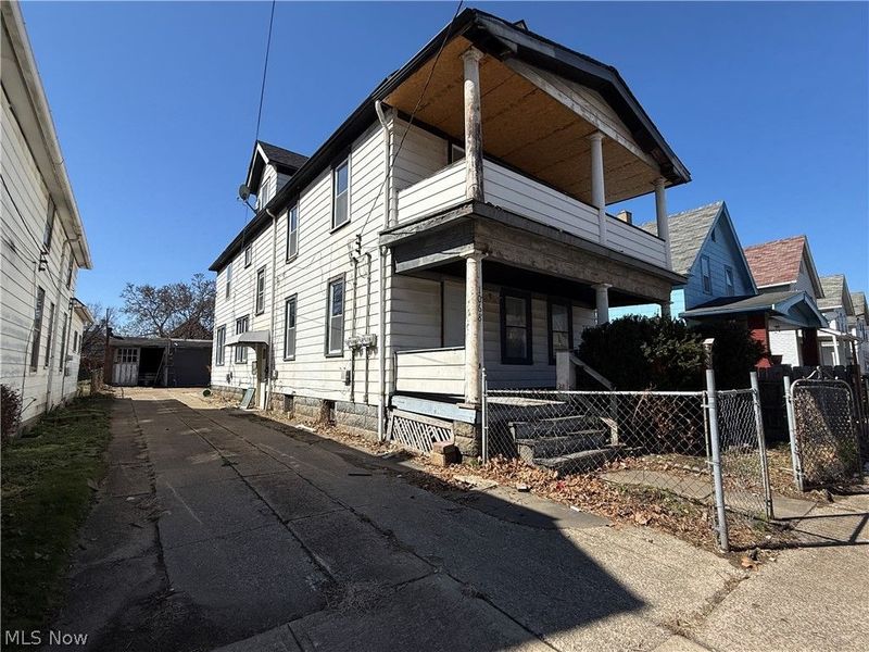 1068 E 68th Street, Cleveland, OH 44103 Photo 3