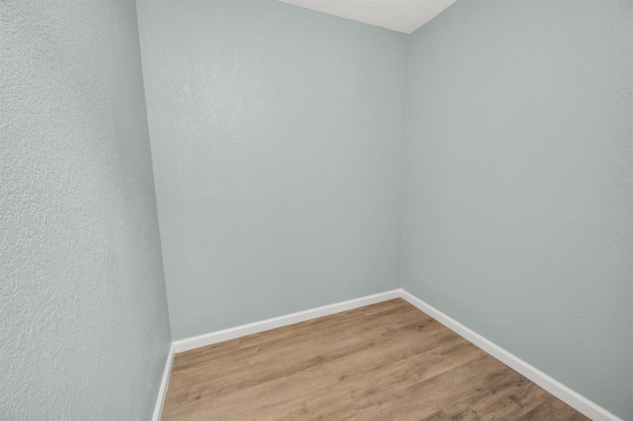 3772 Tea Rose St. Photo 4