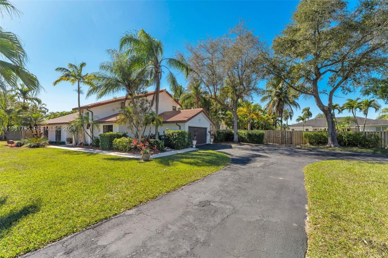 16564 SW 153rd Ct , Miami, FL 33187 Photo