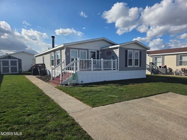 27484 Oregon Road, Perrysburg, OH 43551