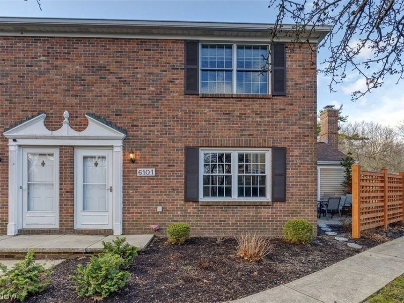 6101 Cabot Court , Mentor, OH 44060 Photo 2