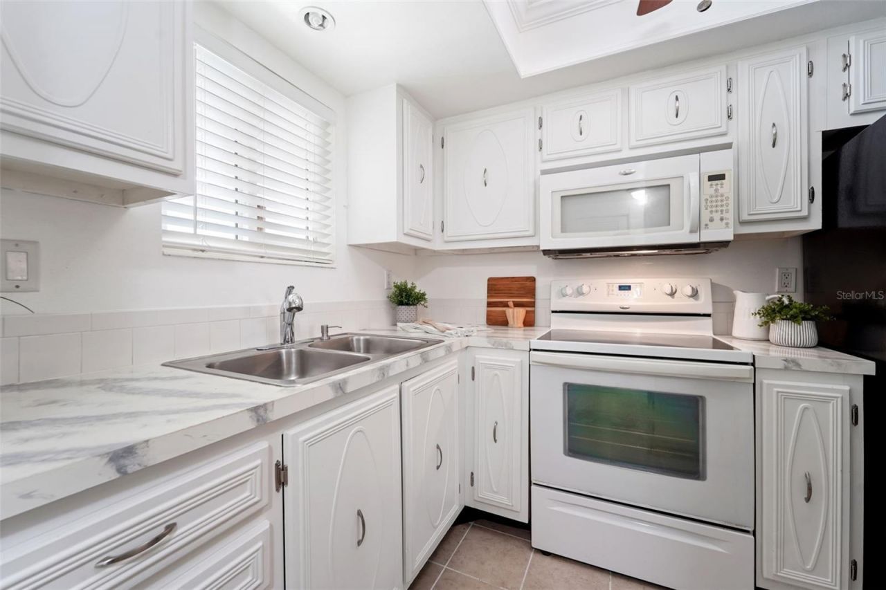 801 83rd Avenue N, Unit 107, Saint Petersburg, FL 33702 Photo