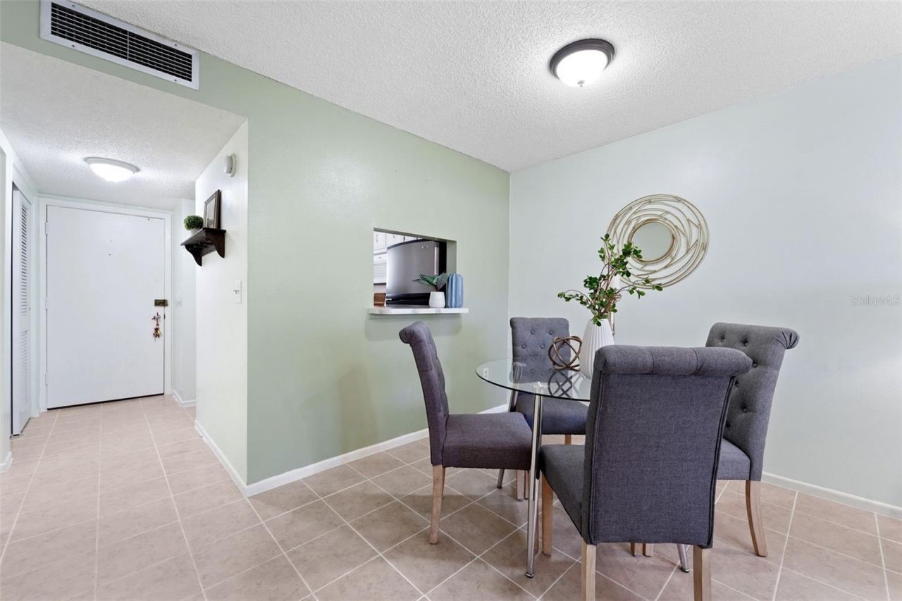 801 83rd Avenue N, Unit 107, Saint Petersburg, FL 33702 Photo