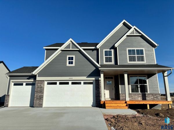 2808 S Copper Creek Ave, Sioux Falls, SD 57110