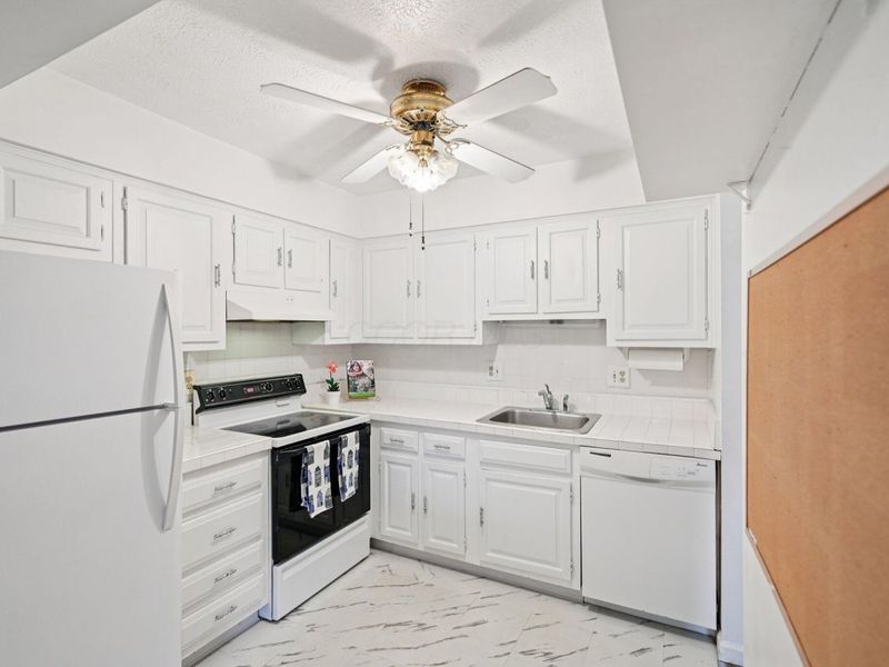 1440 Slade Avenue, Unit 301, Columbus, OH 43235 Photo 12