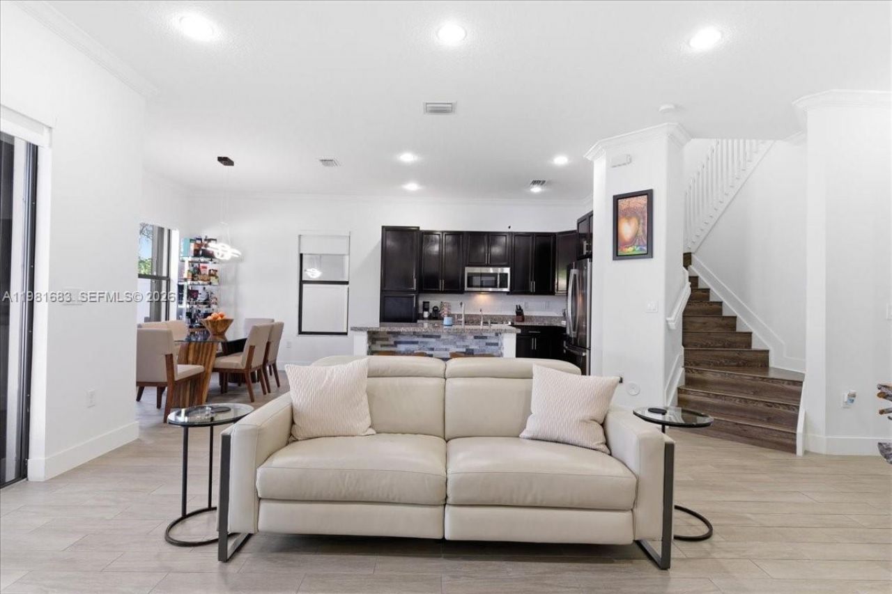 3407 W 99th Pl, Hialeah, FL 33018 Photo