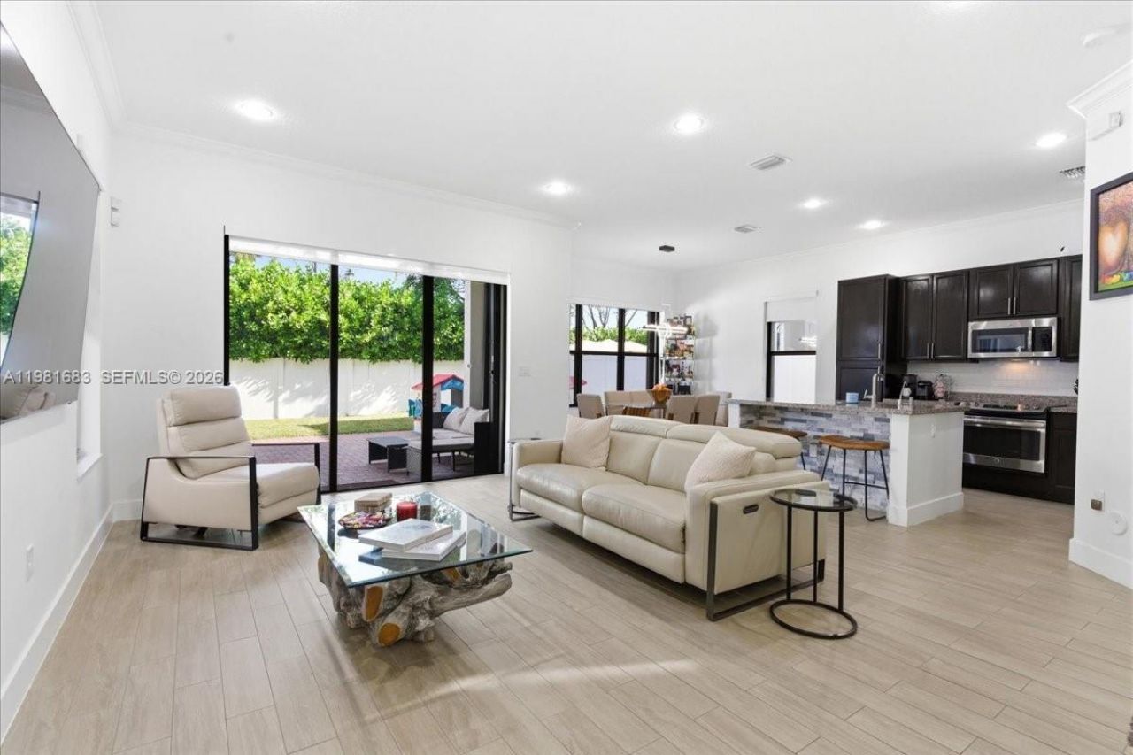 3407 W 99th Pl, Hialeah, FL 33018 Photo