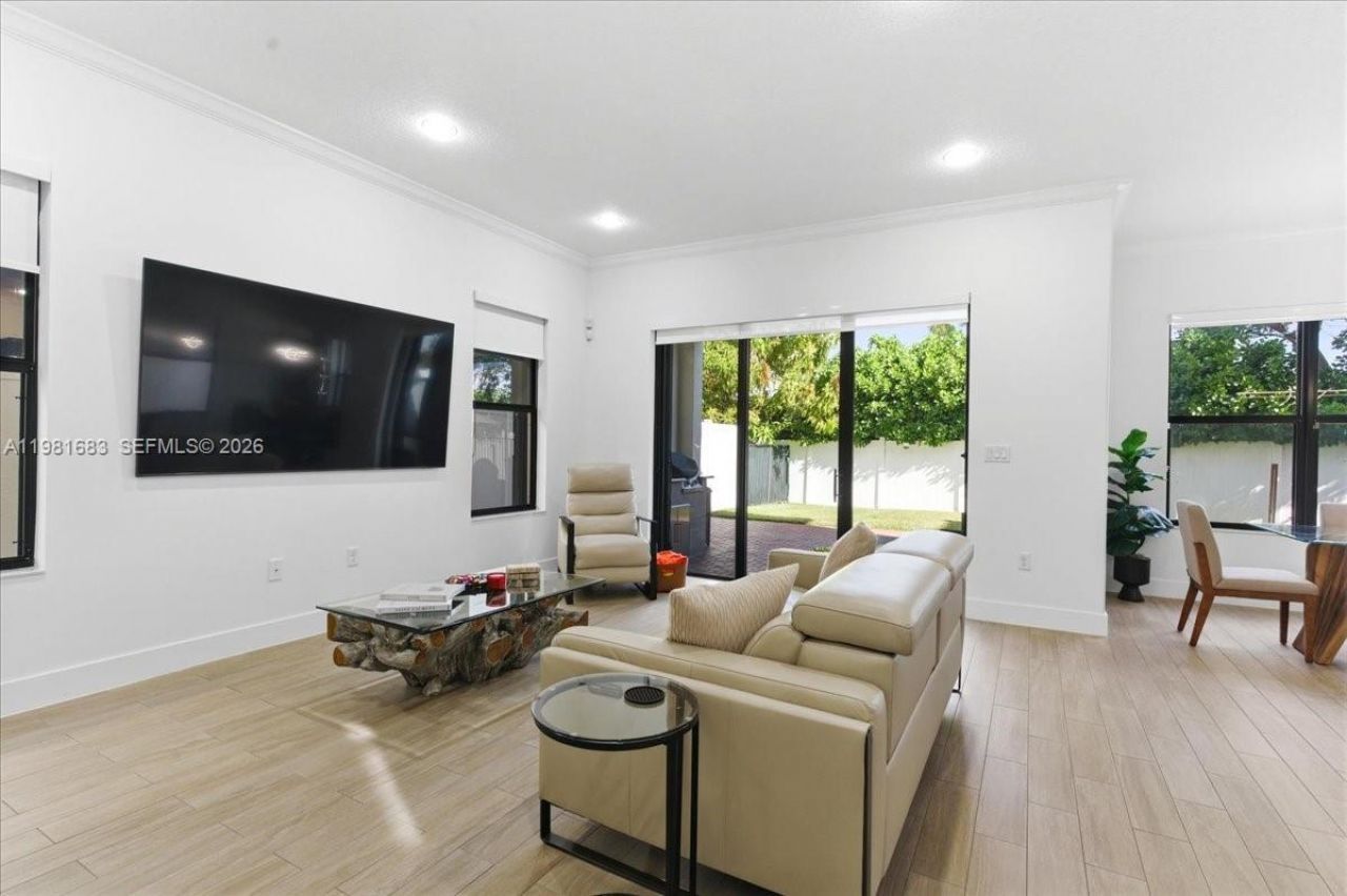 3407 W 99th Pl, Hialeah, FL 33018 Photo