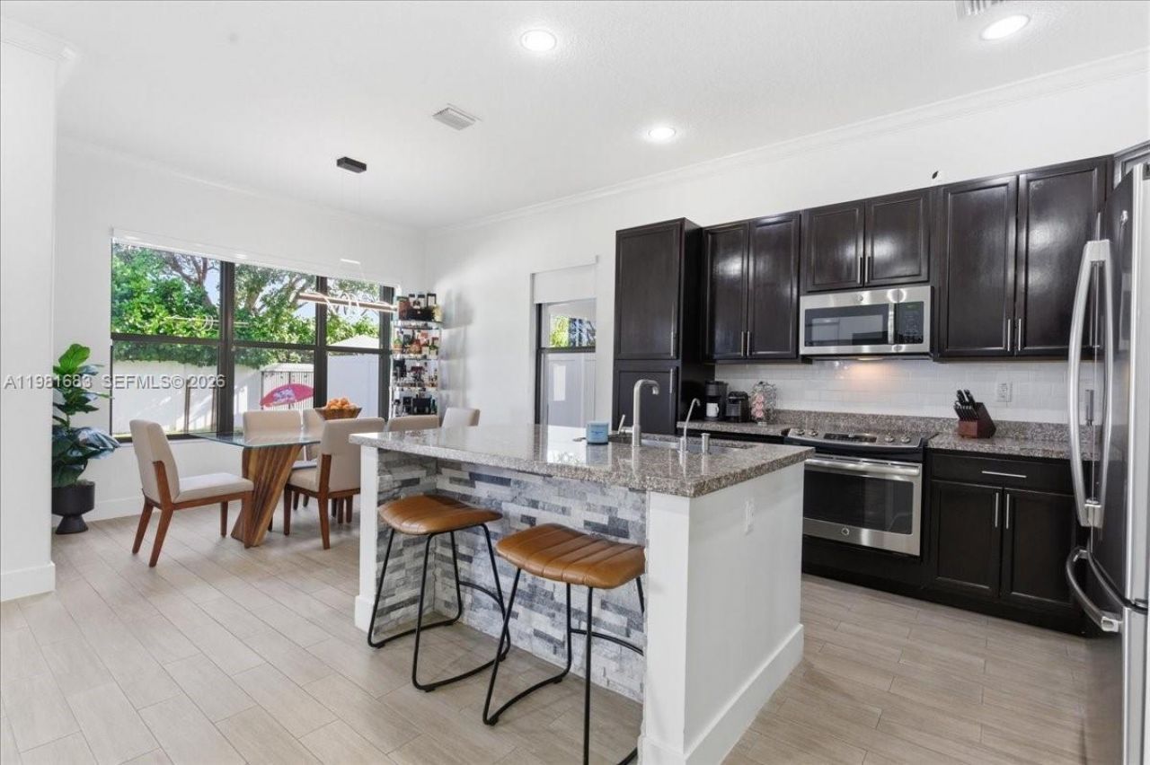 3407 W 99th Pl, Hialeah, FL 33018 Photo