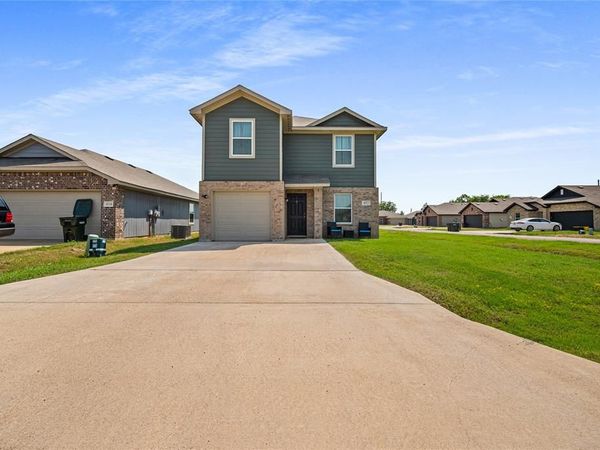 452 Bobbie Street, Mabank, TX 75147