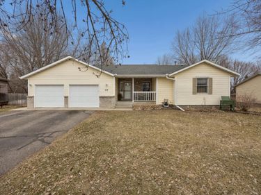 512 Aspen Court W, Rockville, MN 56369