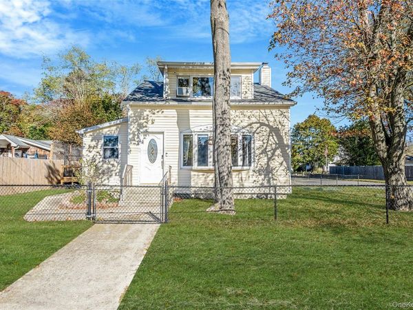 267 Dogwood Road W, Mastic Beach, NY 11951