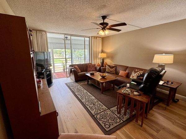 6698 10th Avenue N, Unit 401, Lake Worth, FL 33467