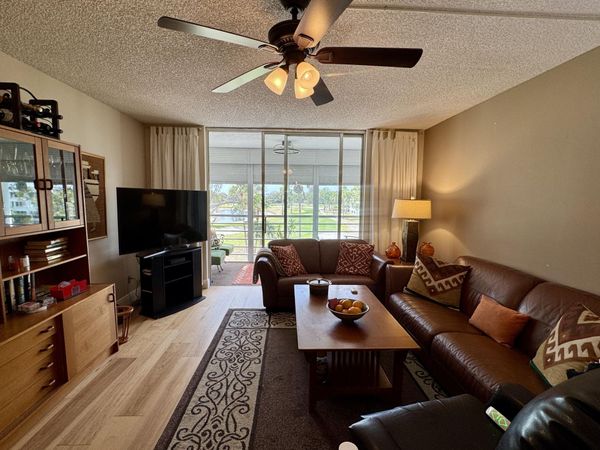 6698 10th Avenue N, Unit 401, Greenacres, FL 33467