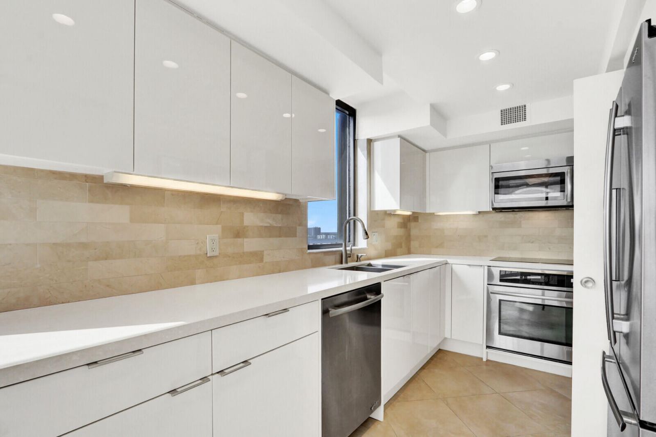 5380 N Ocean Drive, Unit 18a, Singer Island, FL 33404 Photo