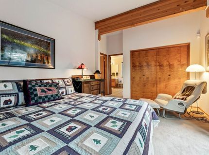 12611 Muhlebach Way, Truckee, CA 96161 Photo