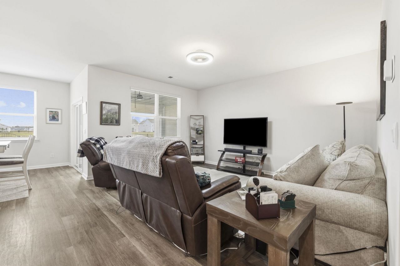 1096 Flintshire Dr.  Photo 10