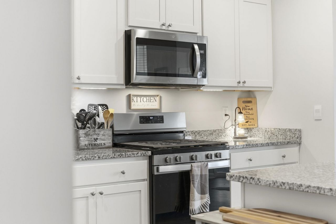 1096 Flintshire Dr.  Photo 13