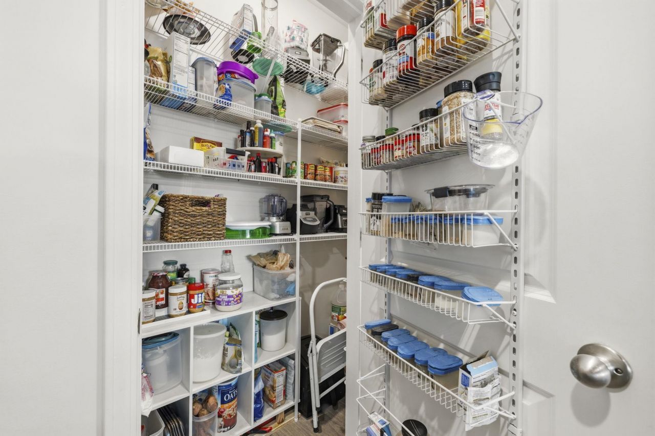 1096 Flintshire Dr.  Photo 14