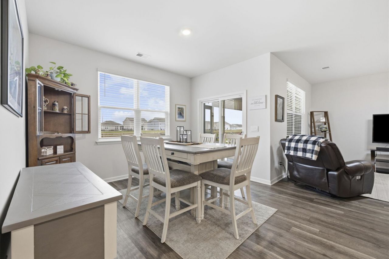 1096 Flintshire Dr.  Photo 15