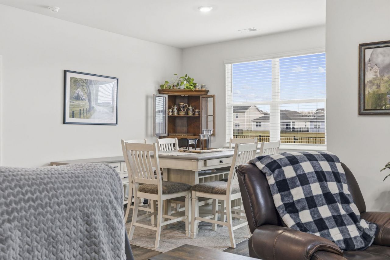 1096 Flintshire Dr.  Photo 16