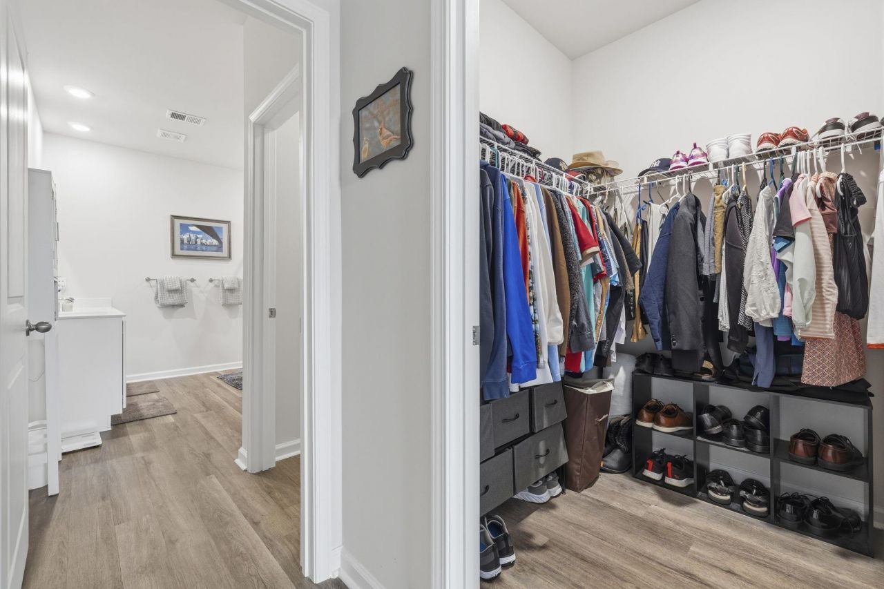 1096 Flintshire Dr.  Photo 22