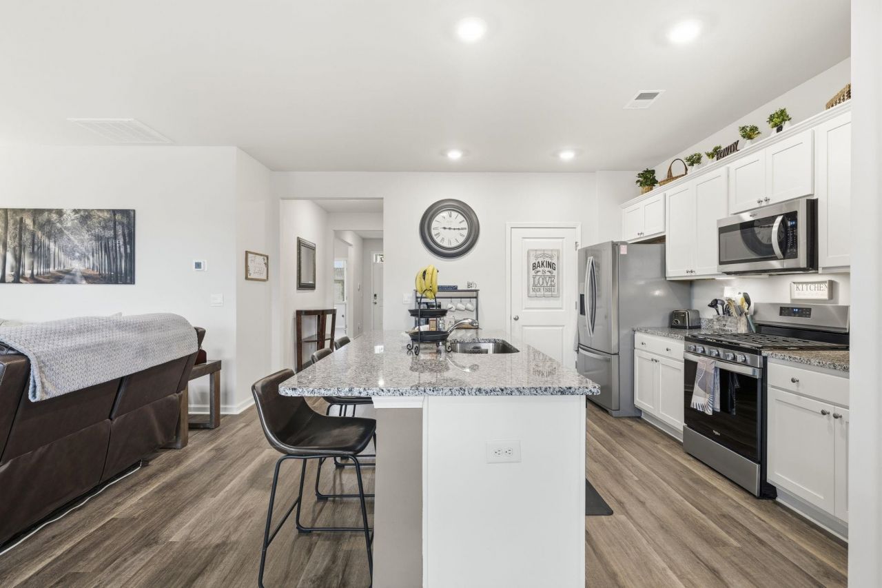 1096 Flintshire Dr.  Photo 6