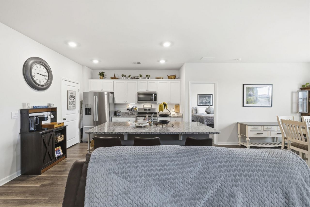 1096 Flintshire Dr.  Photo 8