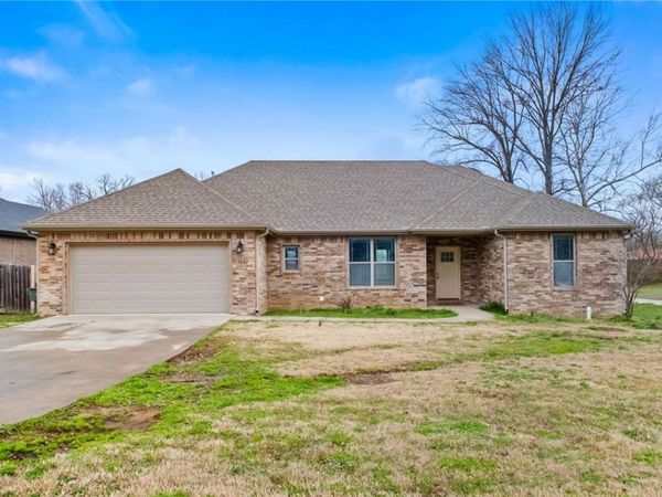5642 Huntsville Road , Fayetteville, AR 72701