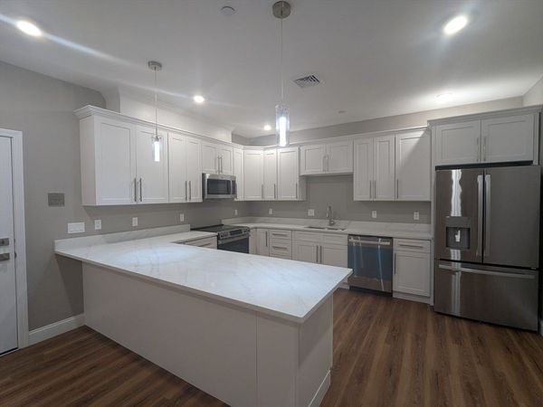 13 Nahant Street, Unit 2B, Lynn, MA 01902