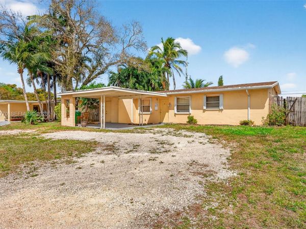 7761 NW 36th St , Davie, FL 33024