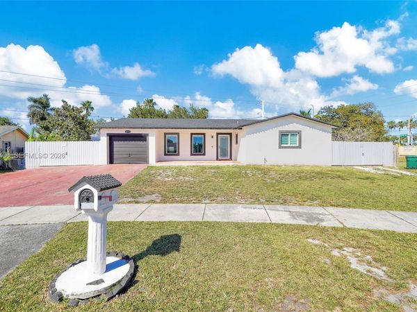 10715 SW 168th Ter , Miami, FL 33157