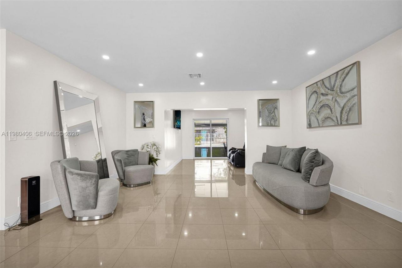 10715 SW 168th Ter , Miami, FL 33157 Photo