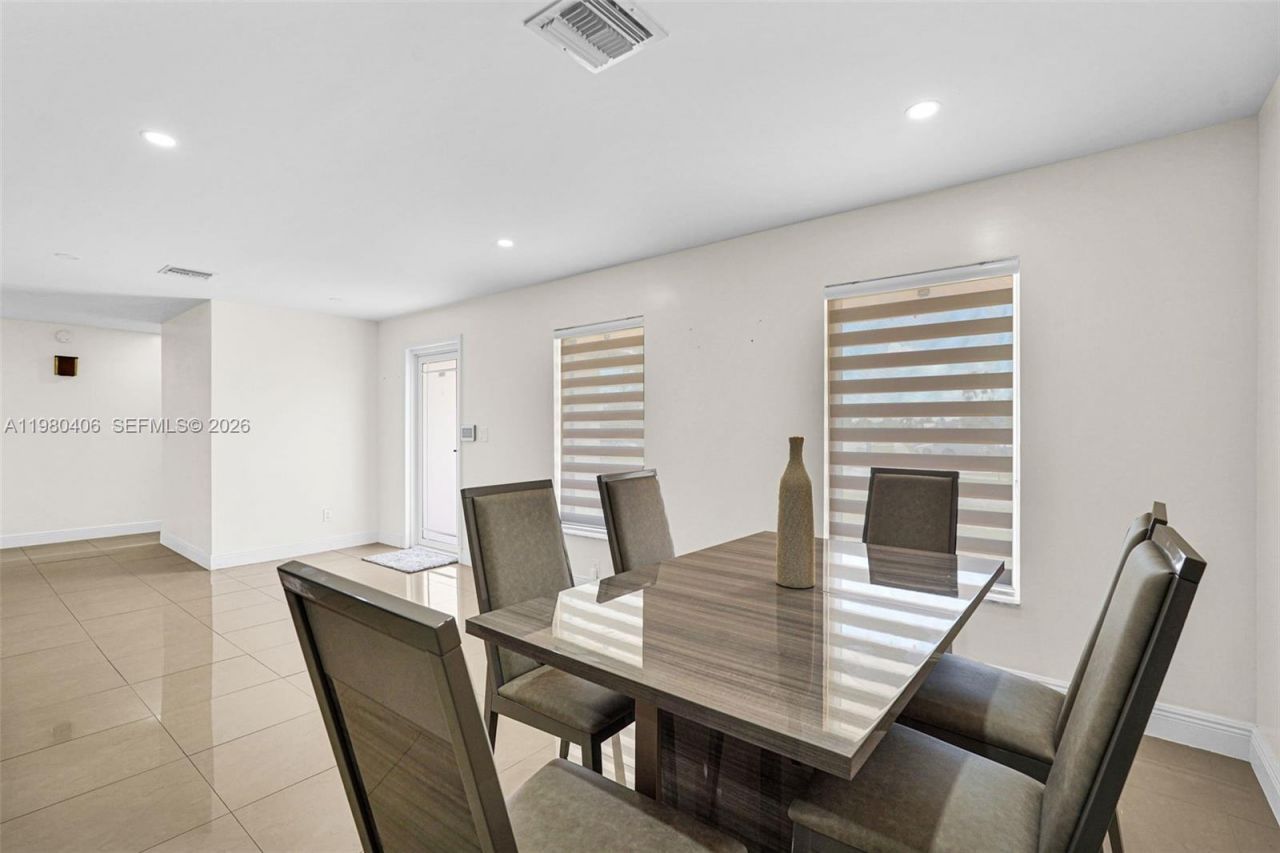 10715 SW 168th Ter , Miami, FL 33157 Photo