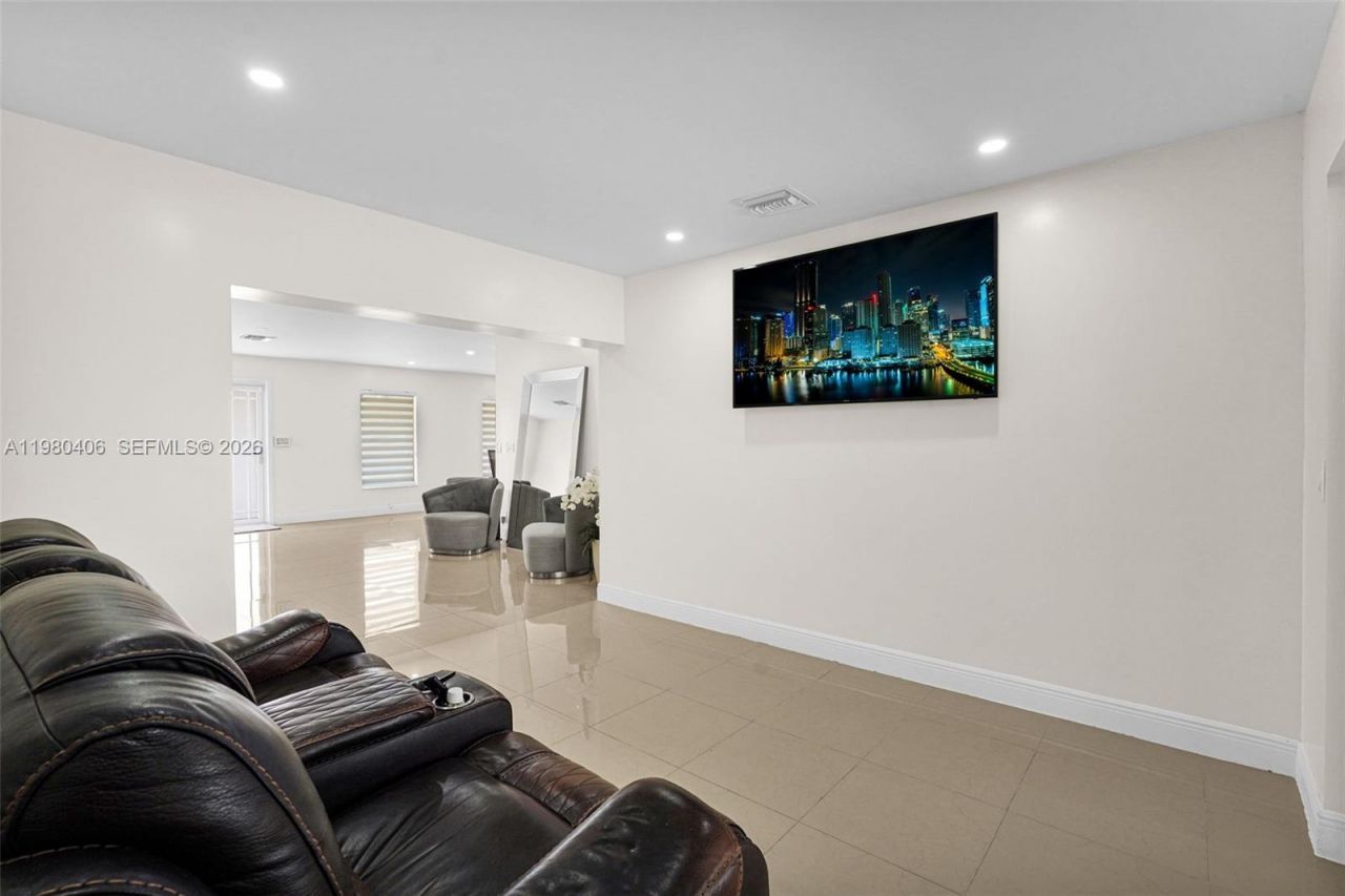 10715 SW 168th Ter , Miami, FL 33157 Photo