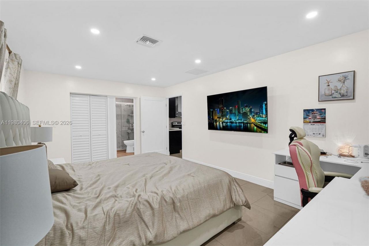 10715 SW 168th Ter , Miami, FL 33157 Photo