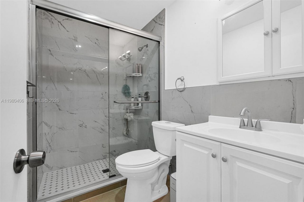 10715 SW 168th Ter , Miami, FL 33157 Photo