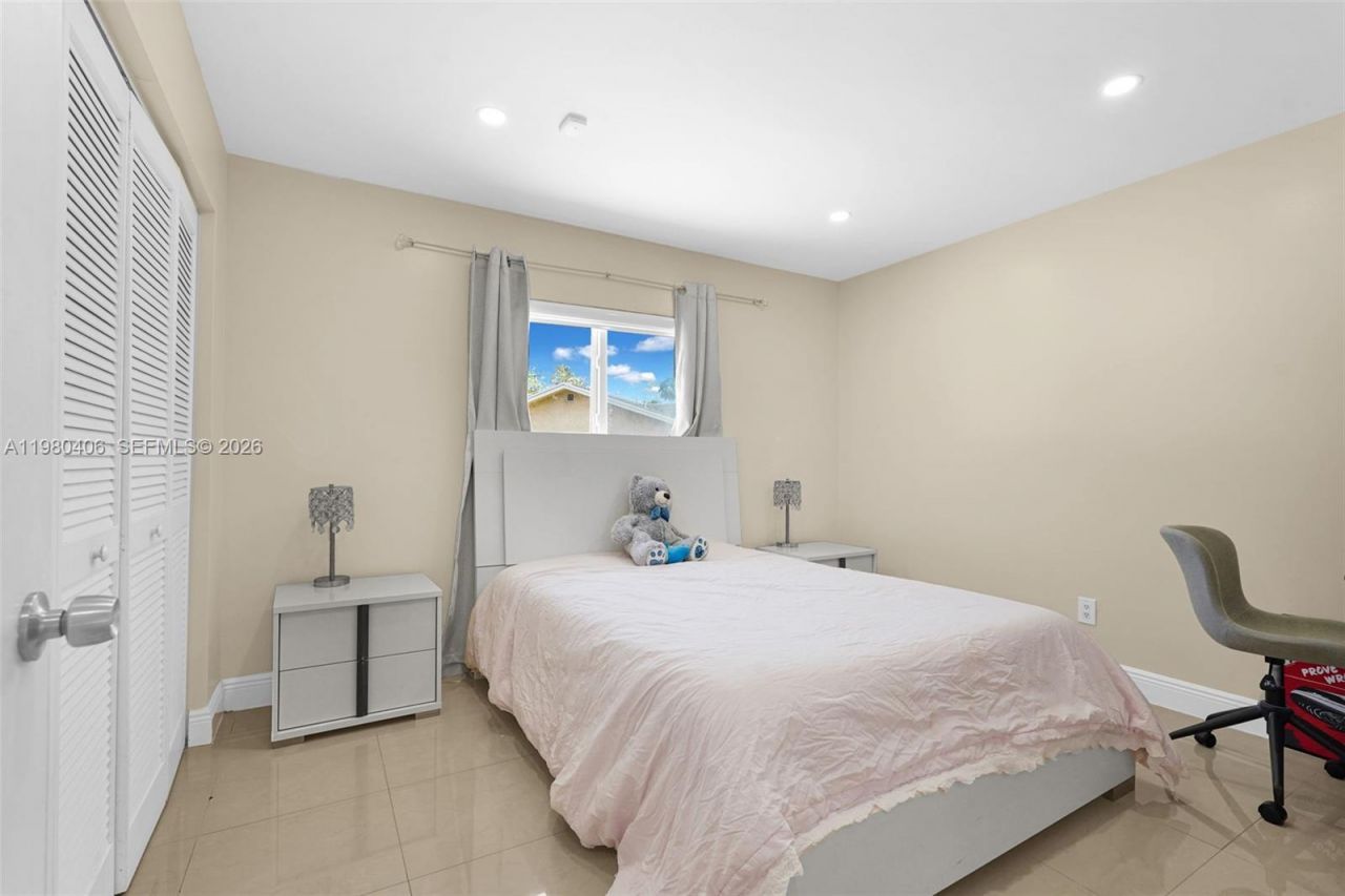 10715 SW 168th Ter , Miami, FL 33157 Photo